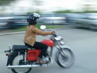 Auf dem Mottorrad die Welt verbessern